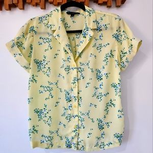 Banana Republic Floral Yellow Button Up Blouse size xs